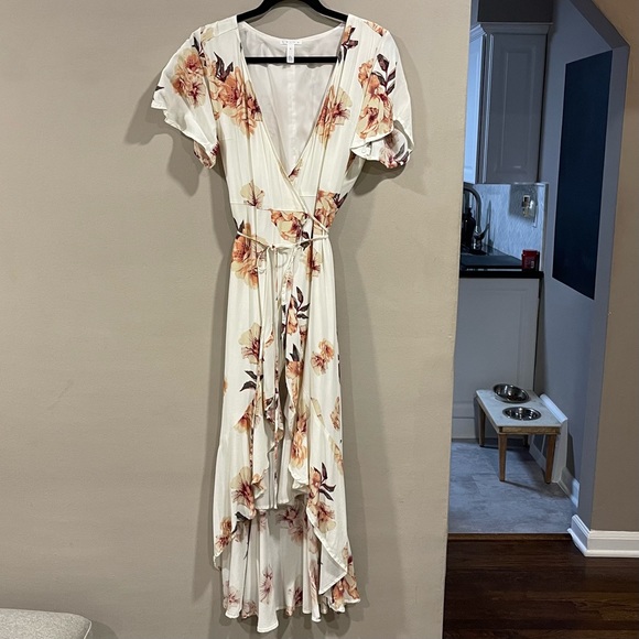 Leith cream floral flutter sleeve wrap maxi high low dress with ruffle - Picture 2 of 7